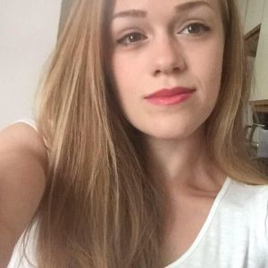 Meet your Posher, Caroline